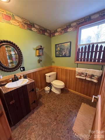 128 Hillcrest Road, Newland, NC 28657