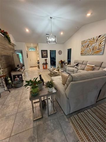 919 NE 36th TER, Cape Coral, FL 33909