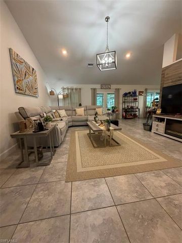 919 NE 36th TER, Cape Coral, FL 33909