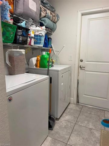 919 NE 36th TER, Cape Coral, FL 33909