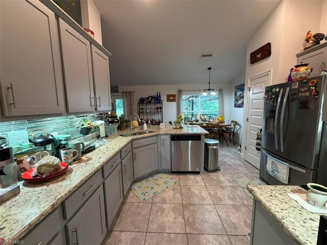 919 NE 36th TER, Cape Coral, FL 33909