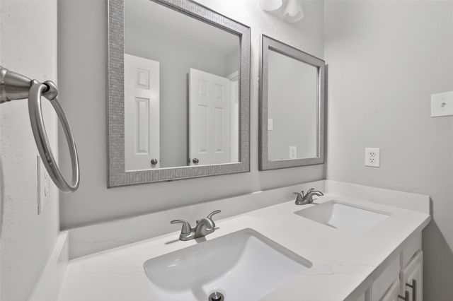 17711 Shelby Oaks Circle, Richmond, TX 77407