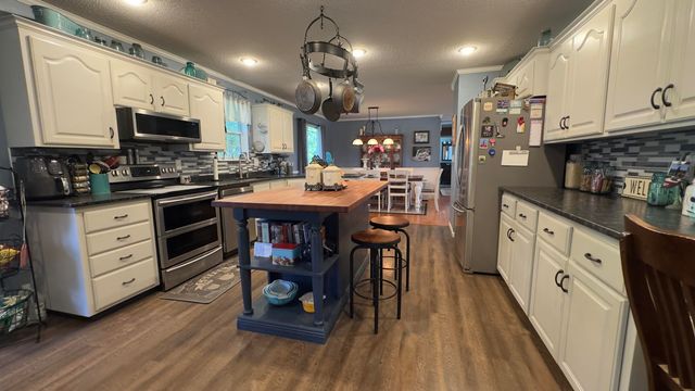 1178 E 418th Road, Bolivar, MO 65613