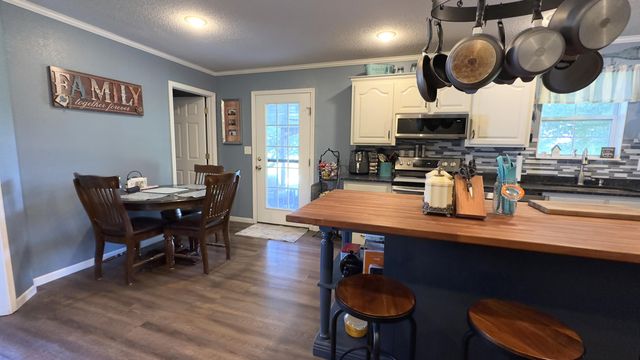 1178 E 418th Road, Bolivar, MO 65613