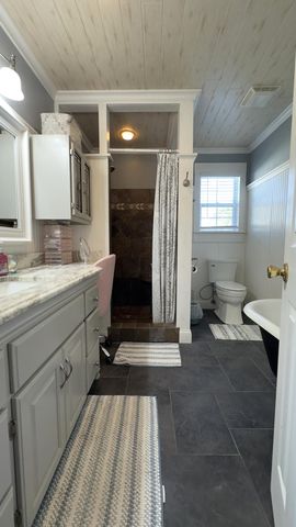 1178 E 418th Road, Bolivar, MO 65613