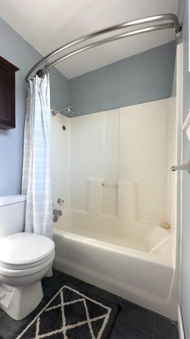 1178 E 418th Road, Bolivar, MO 65613