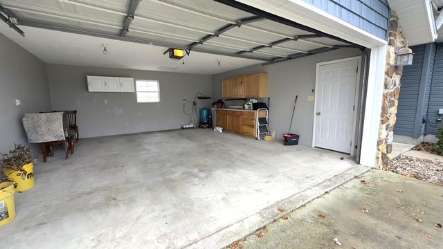 1178 E 418th Road, Bolivar, MO 65613