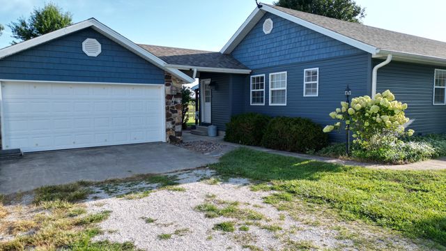 1178 E 418th Road, Bolivar, MO 65613