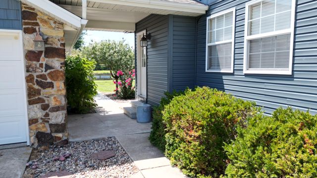 1178 E 418th Road, Bolivar, MO 65613