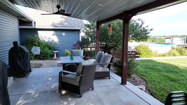 1178 E 418th Road, Bolivar, MO 65613