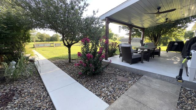 1178 E 418th Road, Bolivar, MO 65613