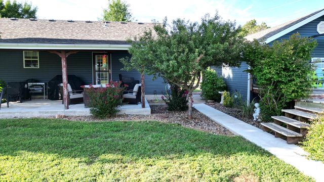 1178 E 418th Road, Bolivar, MO 65613