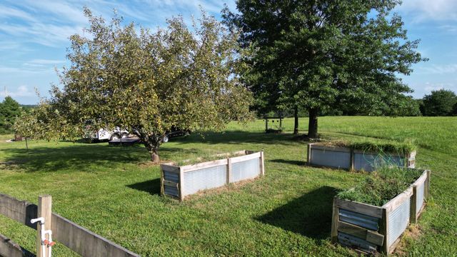 1178 E 418th Road, Bolivar, MO 65613