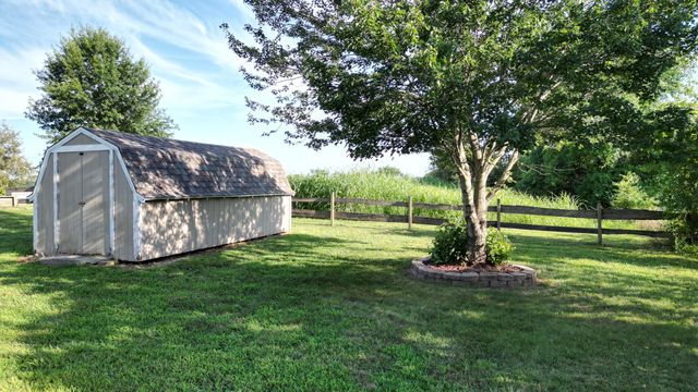 1178 E 418th Road, Bolivar, MO 65613