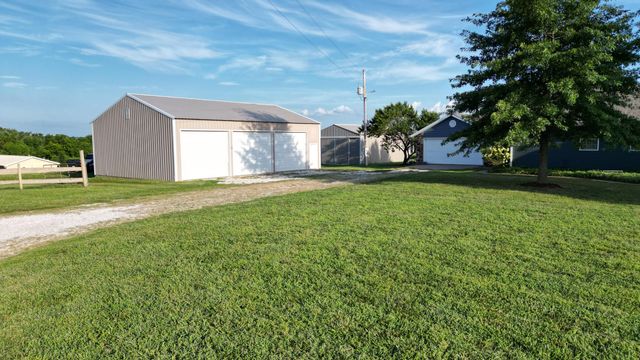 1178 E 418th Road, Bolivar, MO 65613