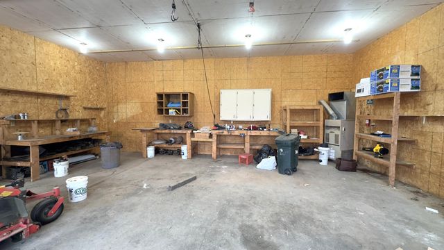 1178 E 418th Road, Bolivar, MO 65613