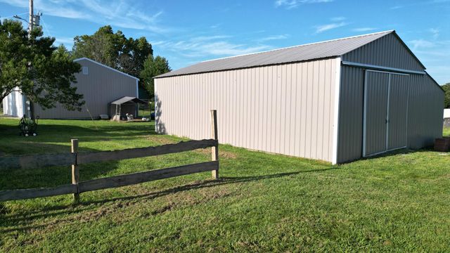 1178 E 418th Road, Bolivar, MO 65613