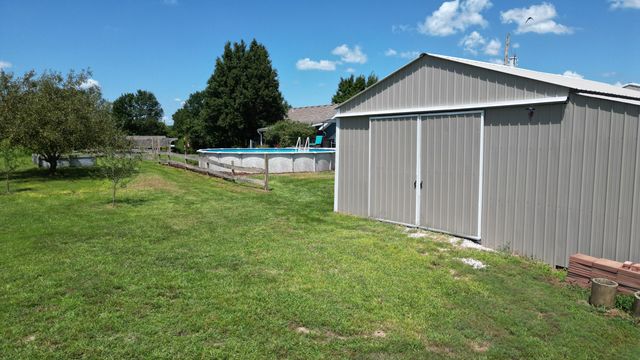 1178 E 418th Road, Bolivar, MO 65613
