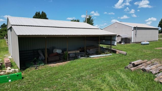 1178 E 418th Road, Bolivar, MO 65613