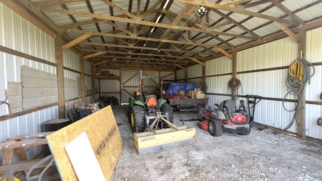 1178 E 418th Road, Bolivar, MO 65613