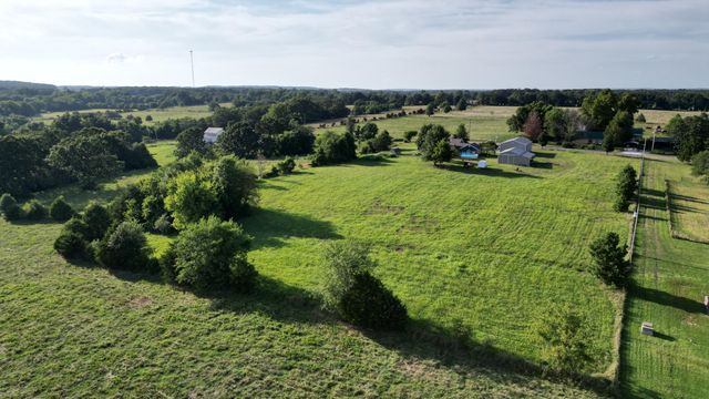 1178 E 418th Road, Bolivar, MO 65613