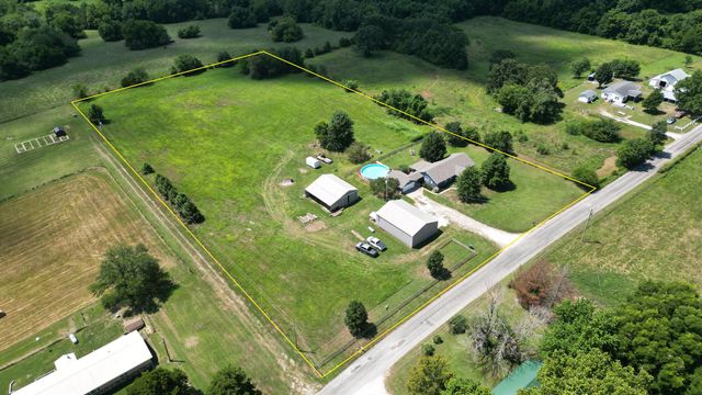 1178 E 418th Road, Bolivar, MO 65613
