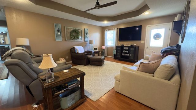 1178 E 418th Road, Bolivar, MO 65613