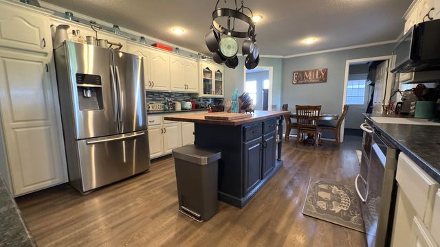 1178 E 418th Road, Bolivar, MO 65613