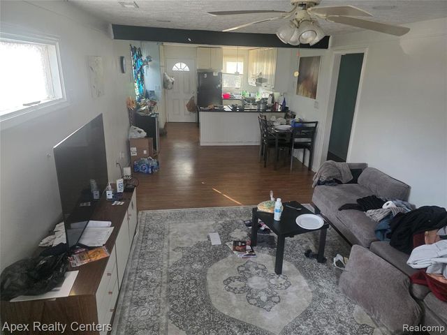 6165 Nightingale Street, Dearborn Heights, MI 48127