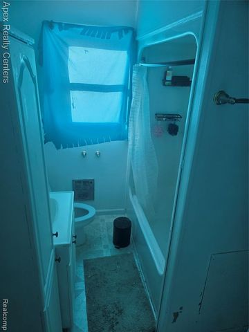 6165 Nightingale Street, Dearborn Heights, MI 48127