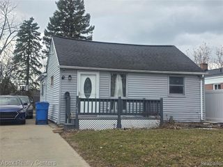 6165 Nightingale Street, Dearborn Heights, MI 48127