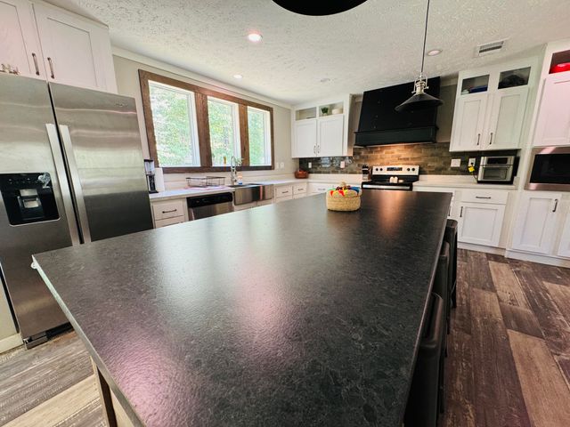 661 Woodrow Road, Estill, SC 29918