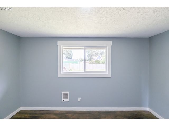 3365 Glendale Ave Ne, Salem, OR 97301