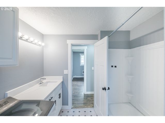 3365 Glendale Ave Ne, Salem, OR 97301