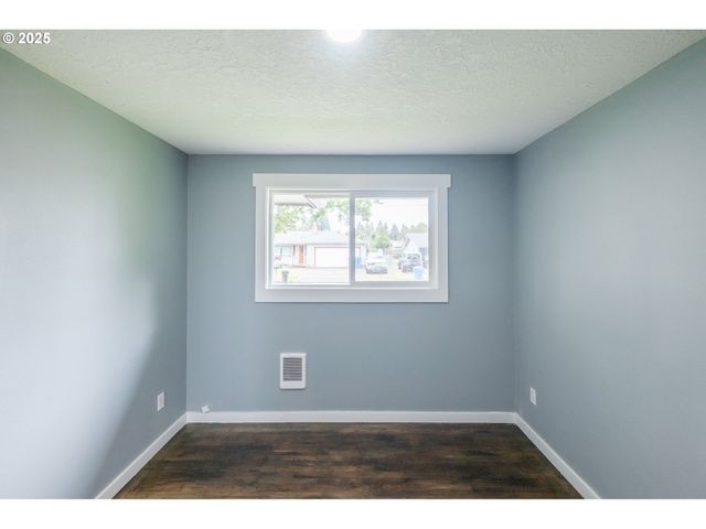 3365 Glendale Ave Ne, Salem, OR 97301