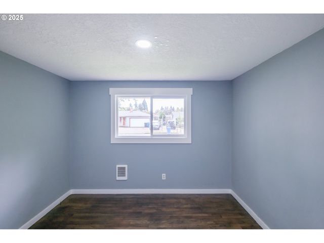 3365 Glendale Ave Ne, Salem, OR 97301