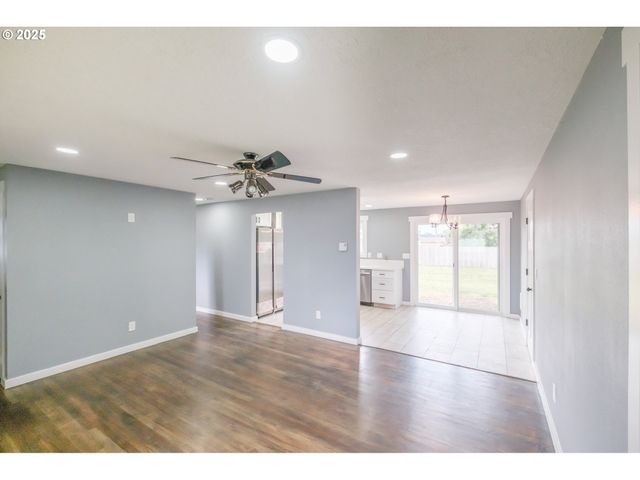 3365 Glendale Ave Ne, Salem, OR 97301