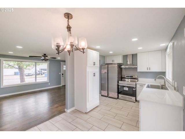3365 Glendale Ave Ne, Salem, OR 97301