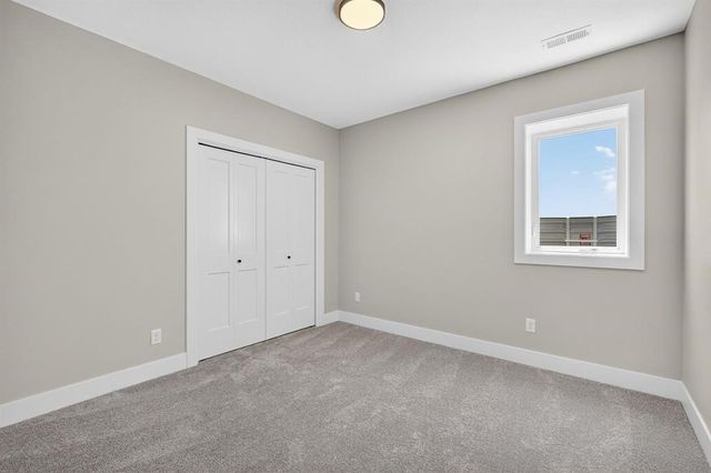 2950 Lake Hill Drive, Des Moines, IA 50320