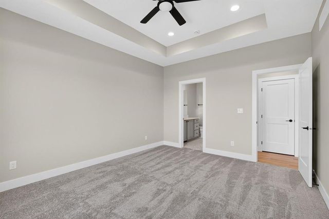 2950 Lake Hill Drive, Des Moines, IA 50320