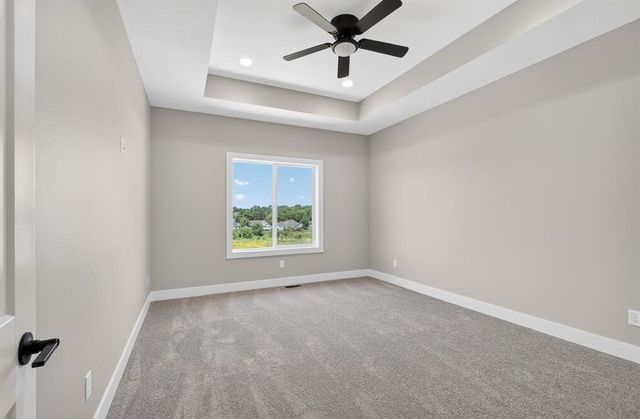 2950 Lake Hill Drive, Des Moines, IA 50320