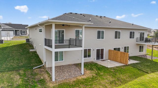 2950 Lake Hill Drive, Des Moines, IA 50320