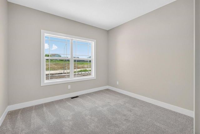 2950 Lake Hill Drive, Des Moines, IA 50320