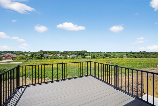 2950 Lake Hill Drive, Des Moines, IA 50320
