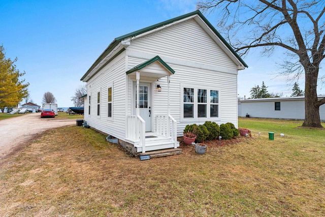 N9003 LAKESHORE DRIVE, Van Dyne, WI 54979