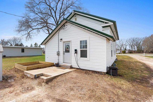 N9003 LAKESHORE DRIVE, Van Dyne, WI 54979