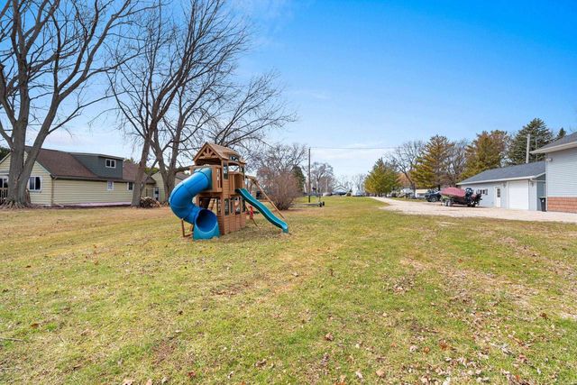N9003 LAKESHORE DRIVE, Van Dyne, WI 54979