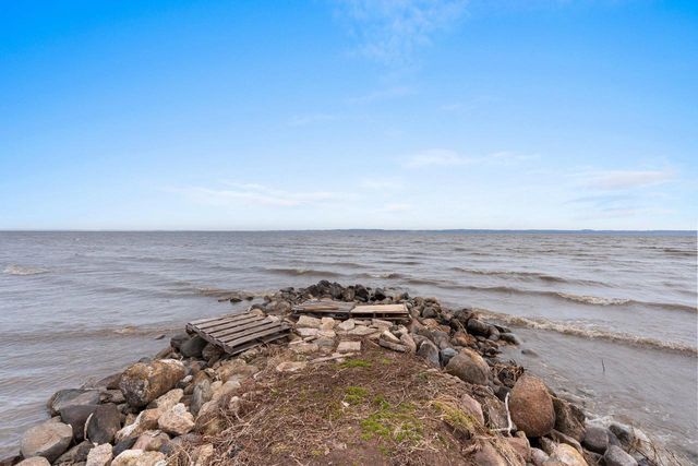 N9003 LAKESHORE DRIVE, Van Dyne, WI 54979