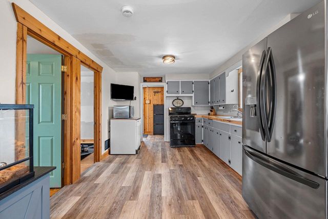 N9003 LAKESHORE DRIVE, Van Dyne, WI 54979
