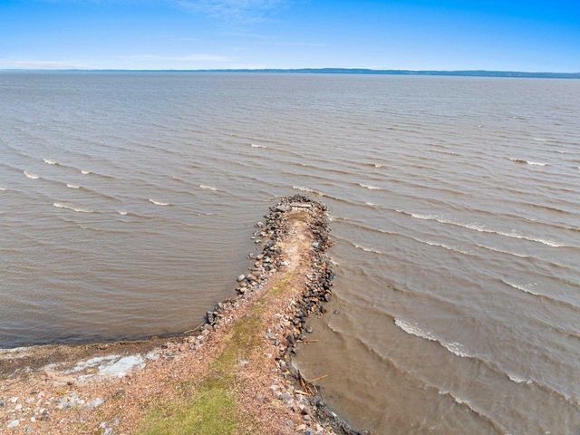 N9003 LAKESHORE DRIVE, Van Dyne, WI 54979